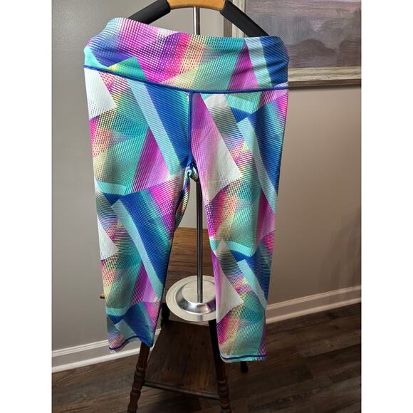 Victoria's Secret VSX Sport Knockout crop Capri leggings Large - Picture 1 of 3